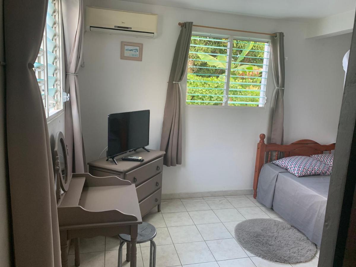 Logement Vacances Gissac Sainte-Anne Extérieur photo